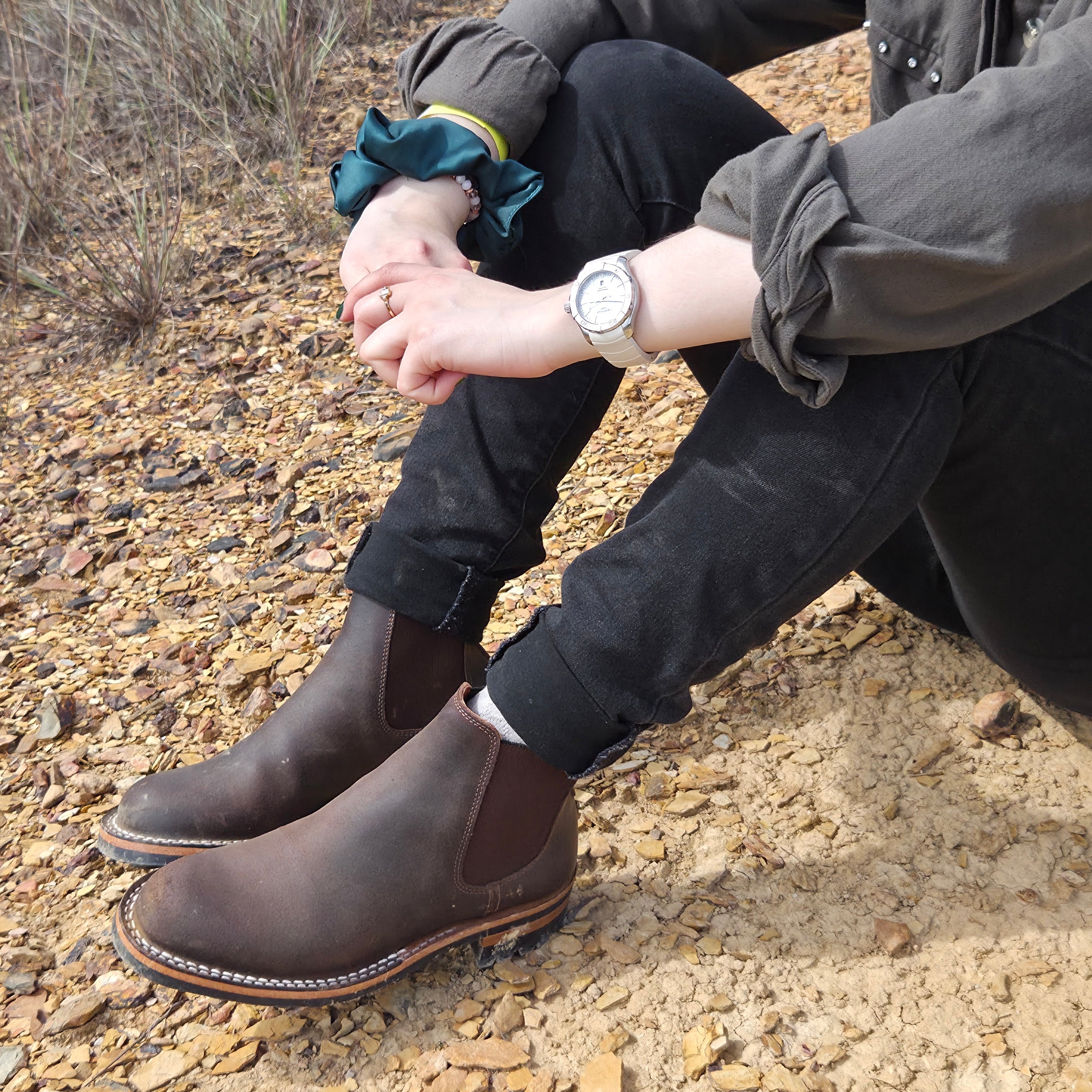 Isidro Chelsea · Waxed Suede · Brown