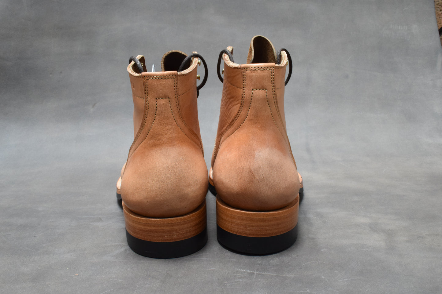 Wanes in Natural  (Loose Grain) Size 43.5 EEE / 10.5 EEE