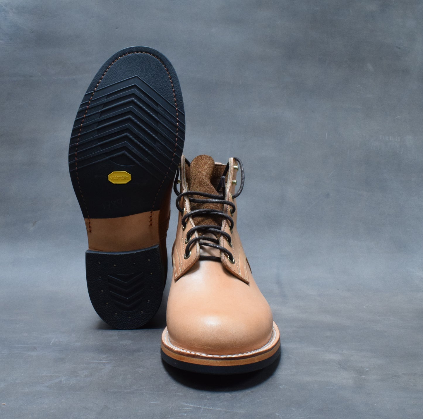 Wanes in Natural  (Loose Grain) Size 43.5 EEE / 10.5 EEE