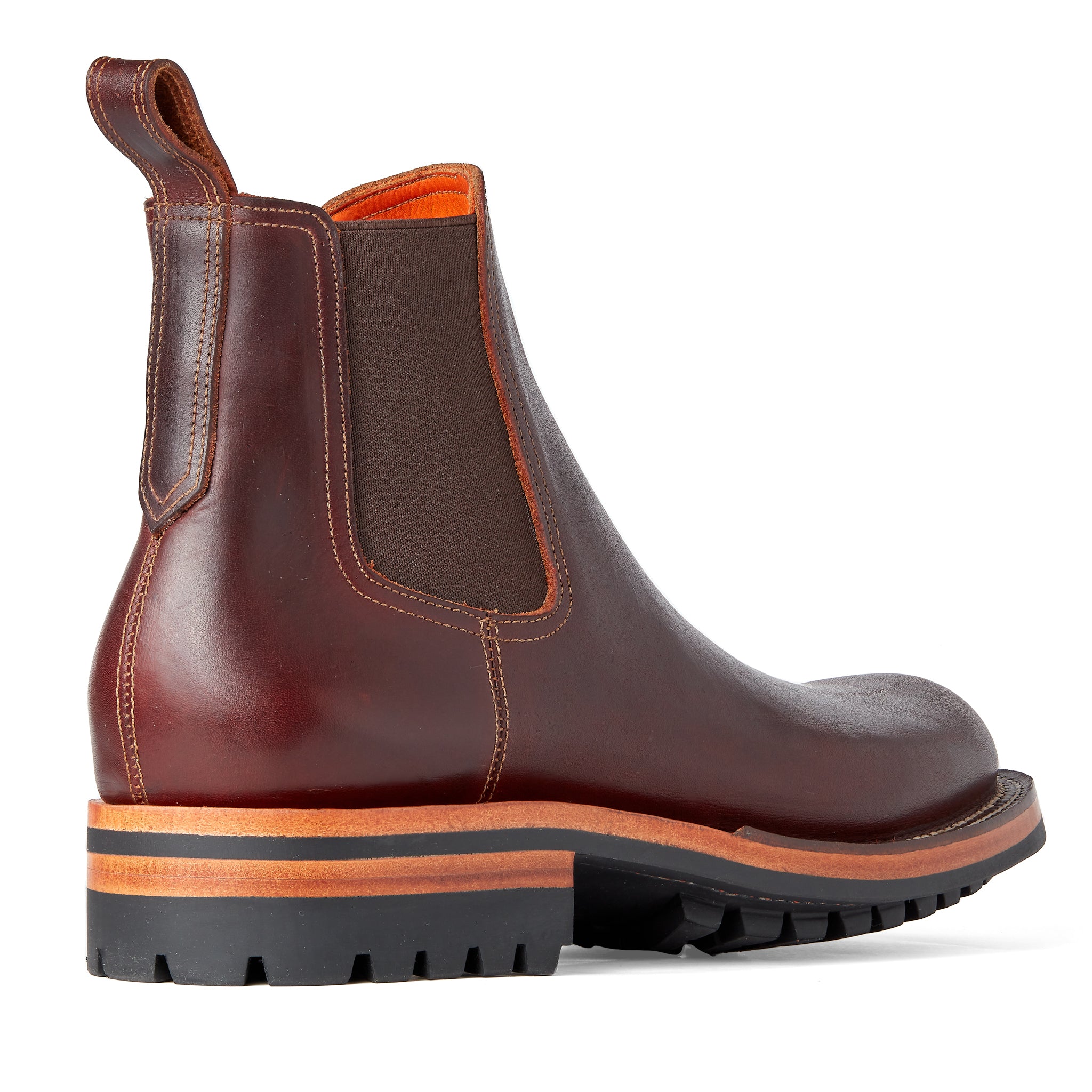 Isidro Chelsea · Oiled Latigo · Chestnut